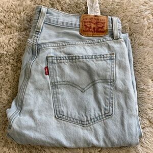 Levi's Light Wash jeans - low pro straight
